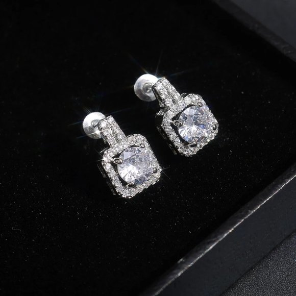 NEW Square Shape Women White Sapphire Stud Earring - Picture 3 of 6